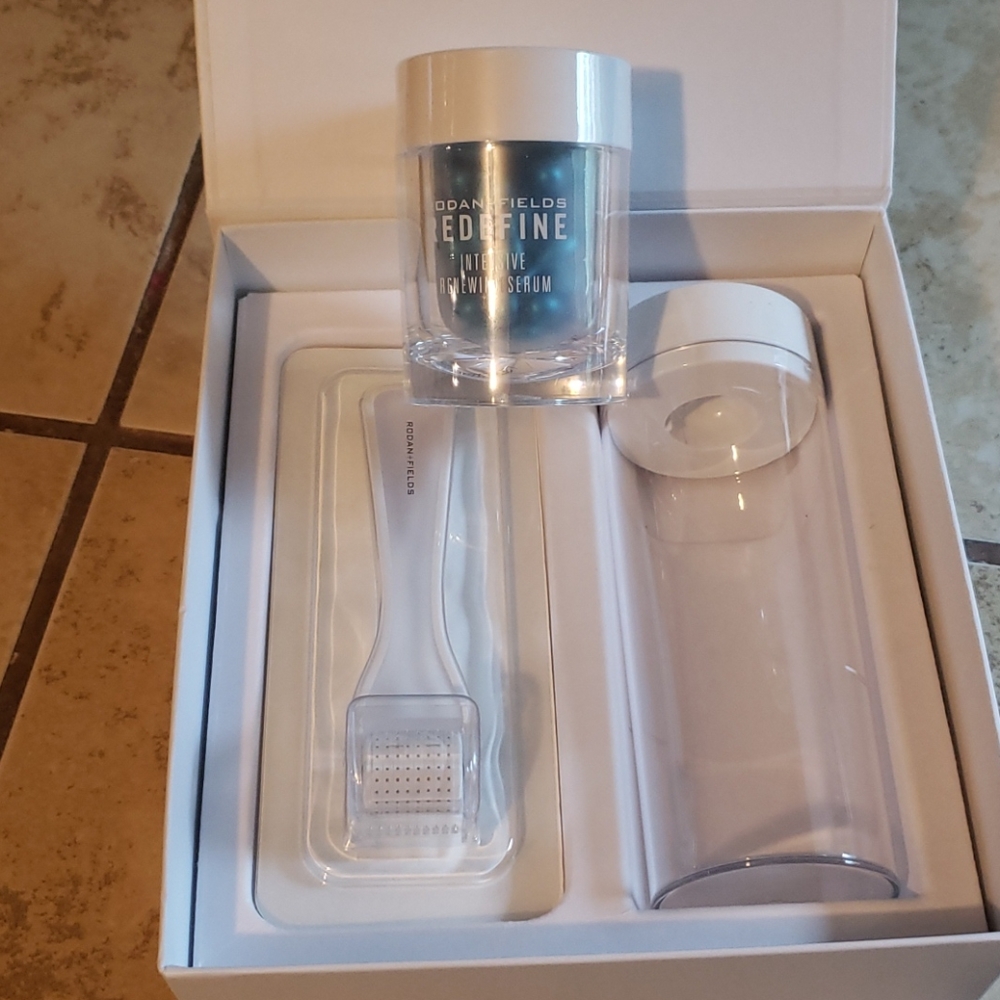 *NEW* R & F Micro-exfoliating Roller & Serum
